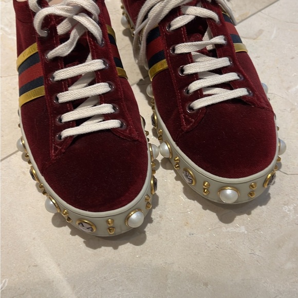 Gucci red velvet sneakers - Picture 2 of 3